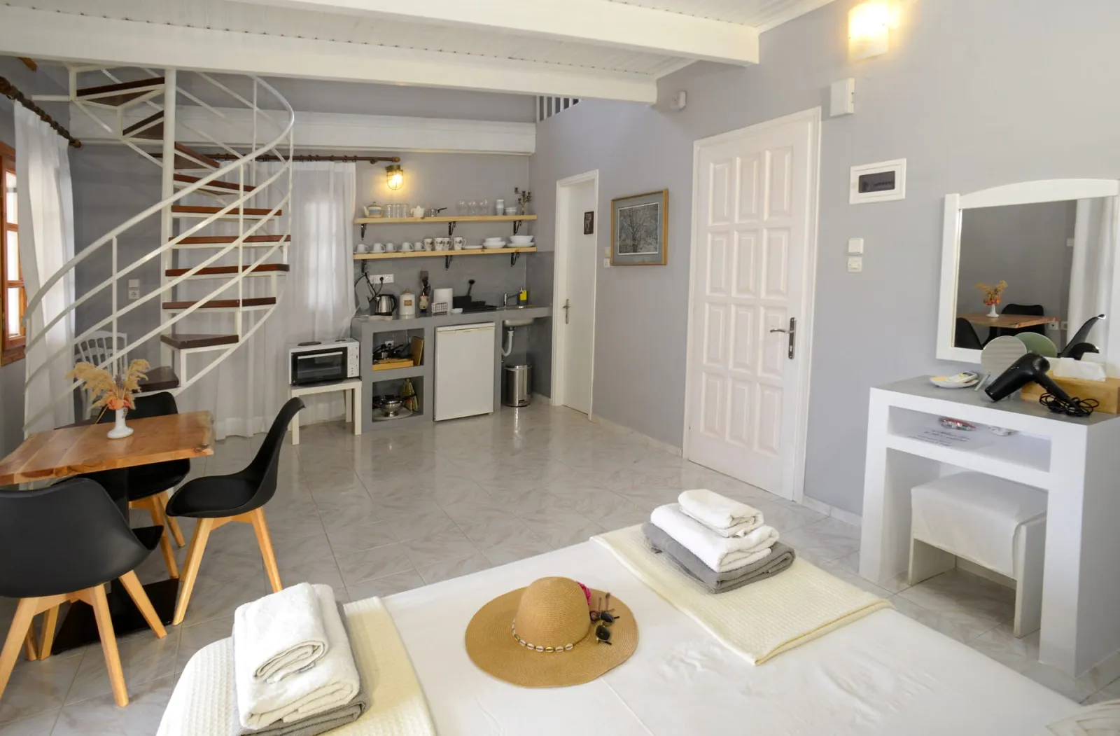 Albouro Seafront Apartments