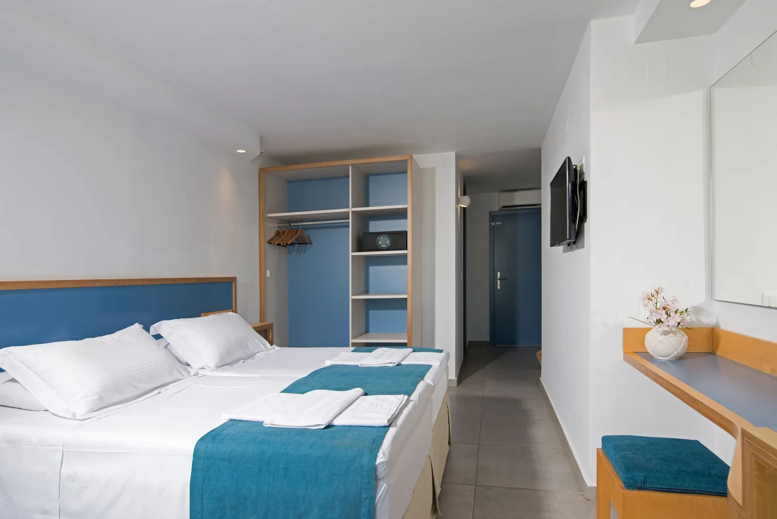 Alia Beach Hotel