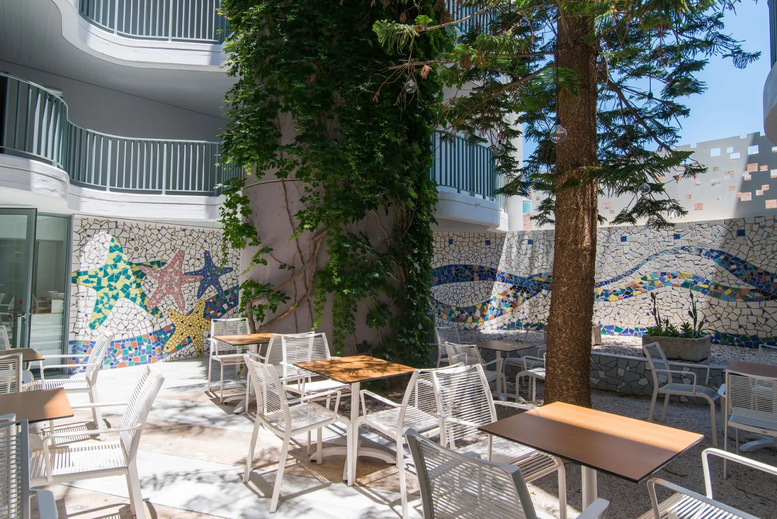 Alia Beach Hotel