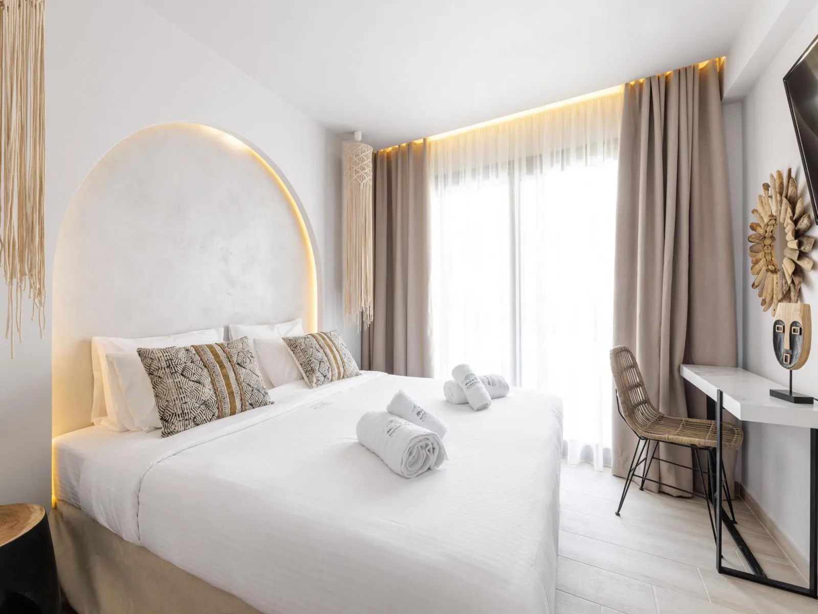 Amalthia Luxury Suites