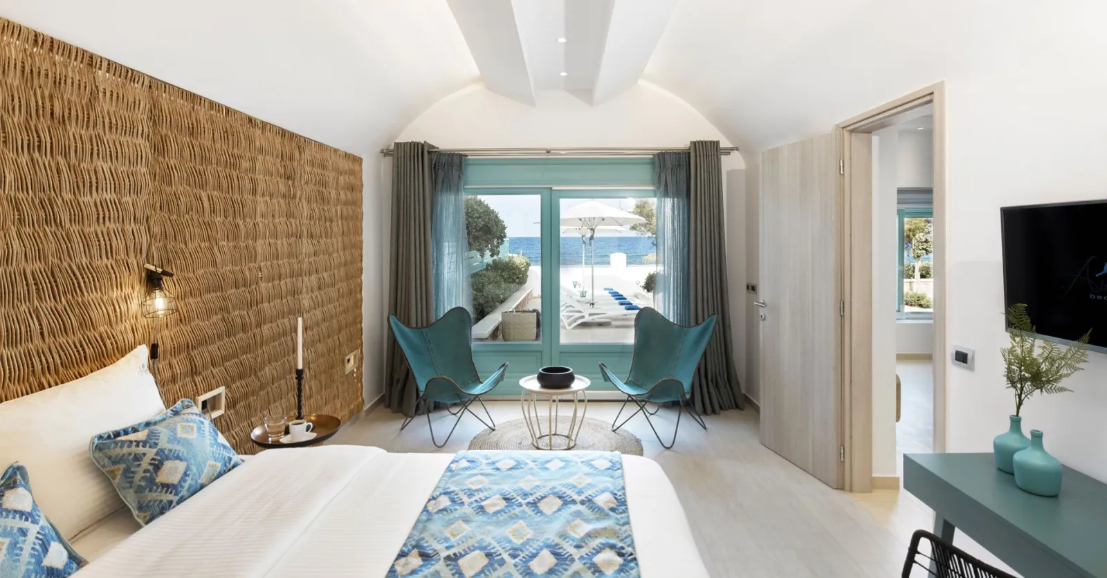 Almyriki Beach Villa Santorini