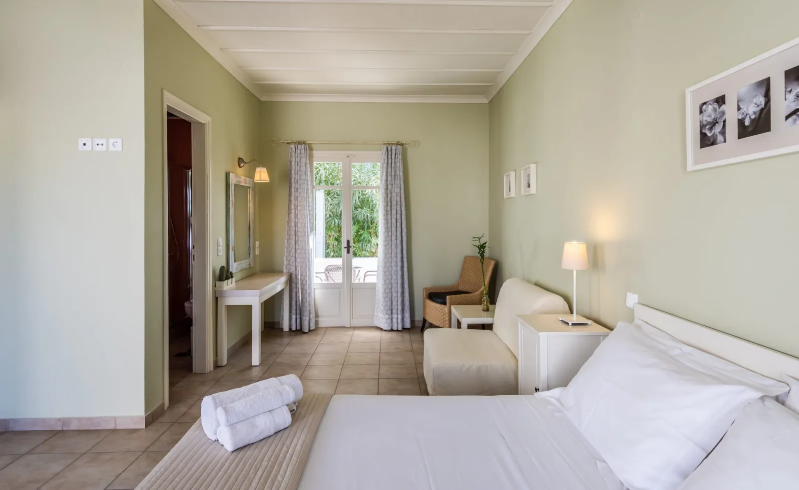 Almyris Rooms