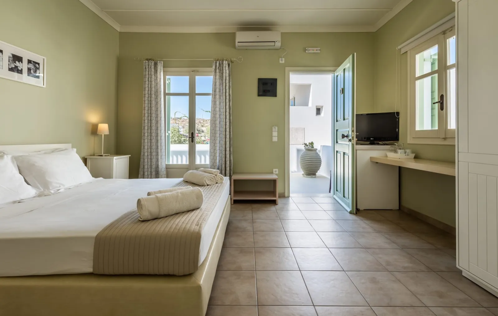 Almyris Rooms