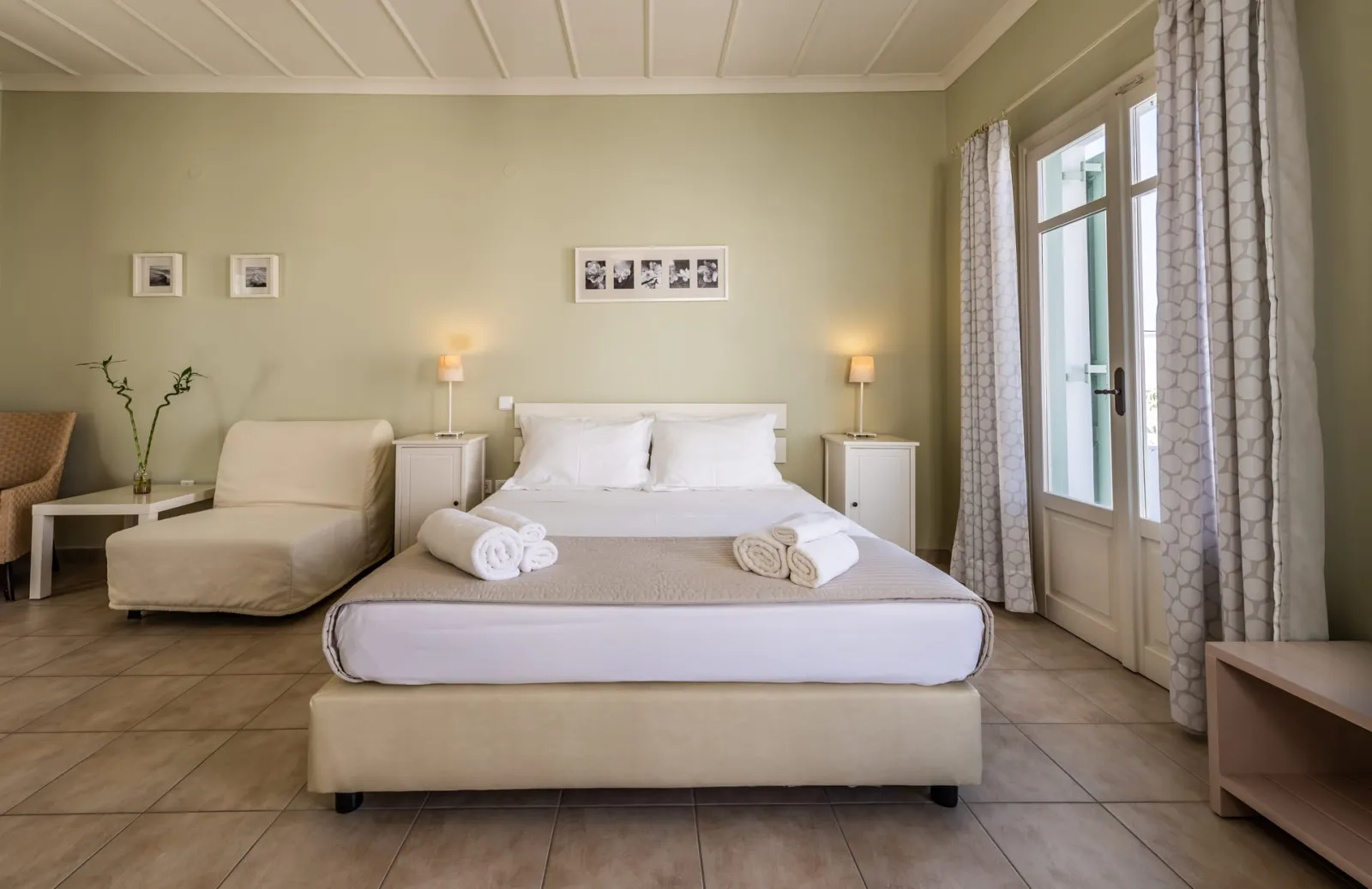 Almyris Rooms