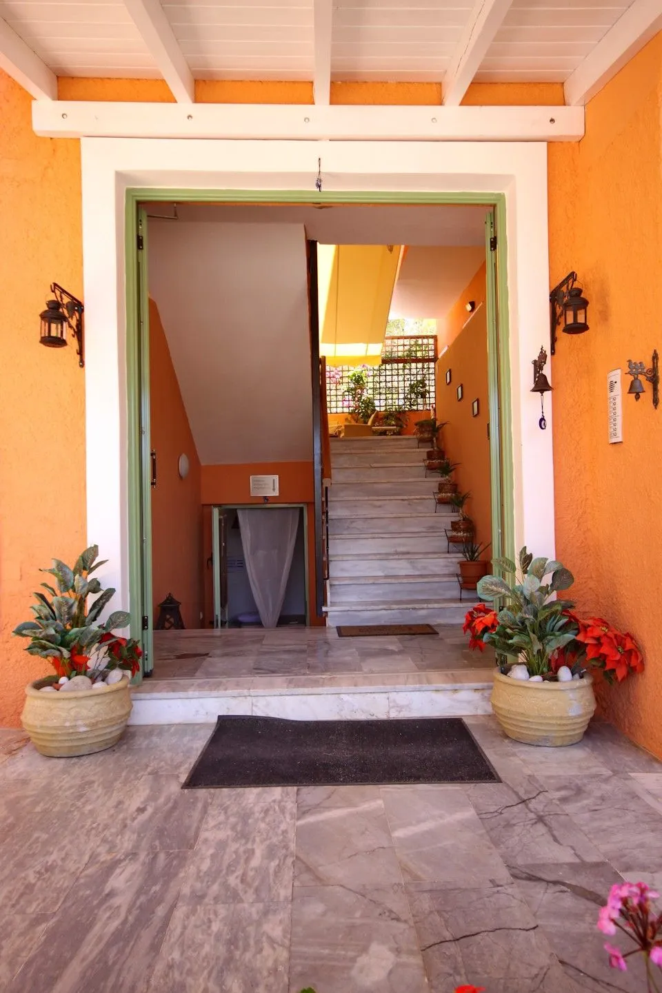 Aloe Luxury Apartments & Suites