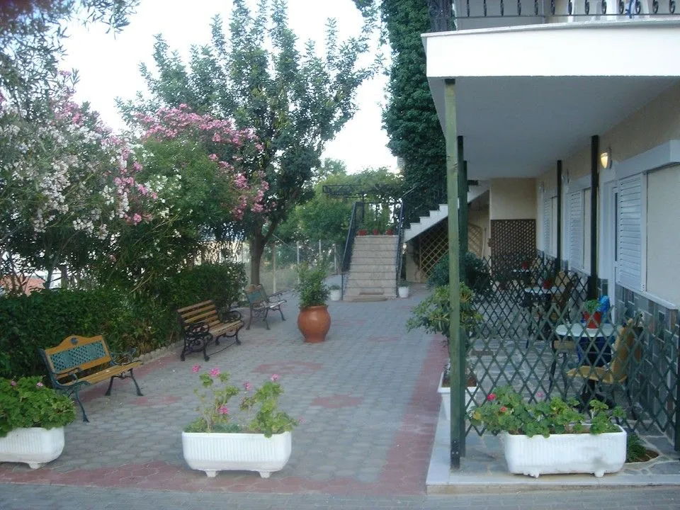 Alonia Studios Tolo