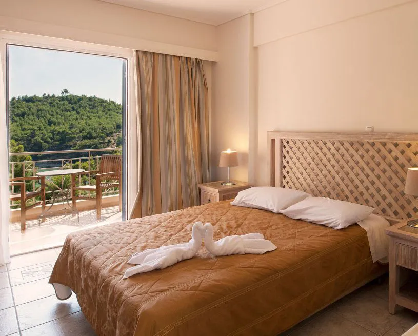 Alonissos Beach Bungalows & Suites Hotel