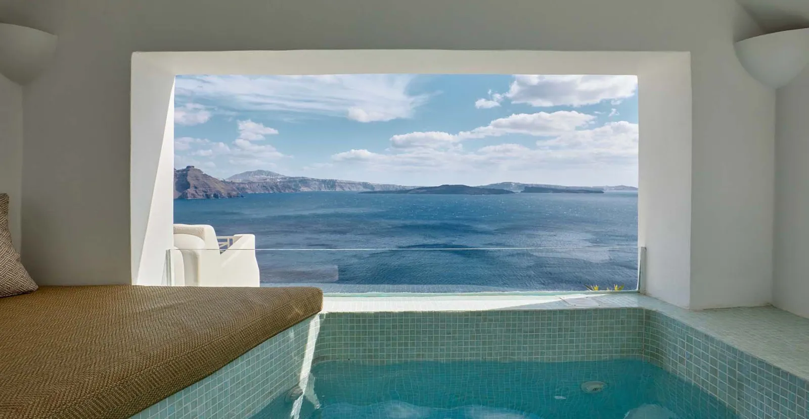 Allure Breeze Suites