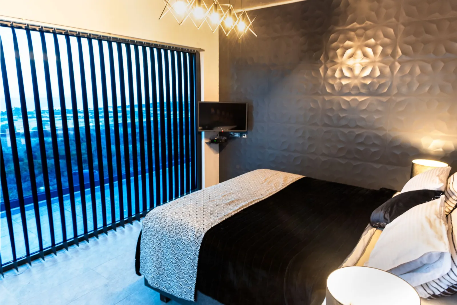 villa 6.3 top floor room