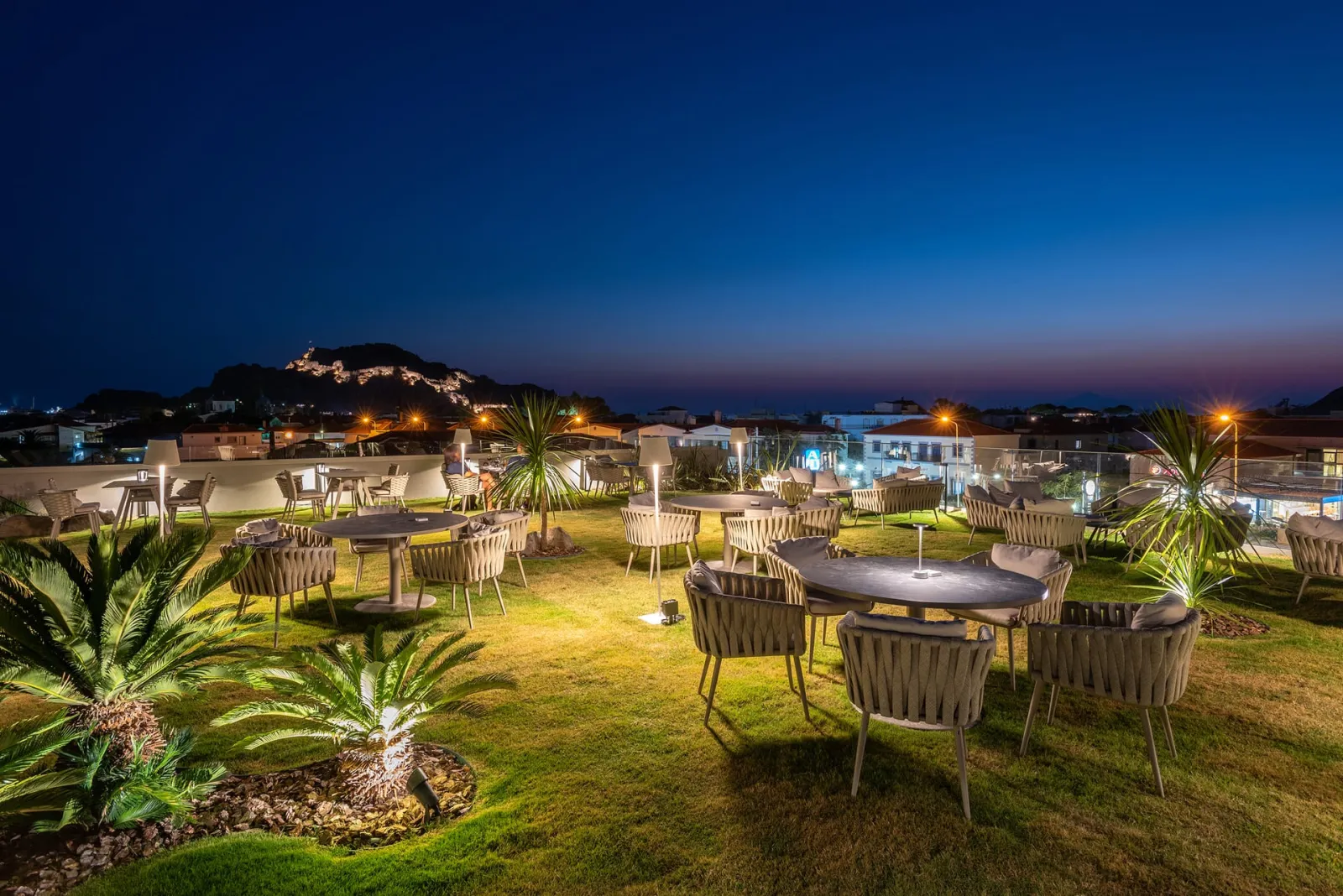Grand Patelli is a contemporary four‑star hotel located in the heart of Myrina, Limnos, just steps away from the historic town center. Enjoying a privileged position with stunning views of the iconic Castle of Myrina.