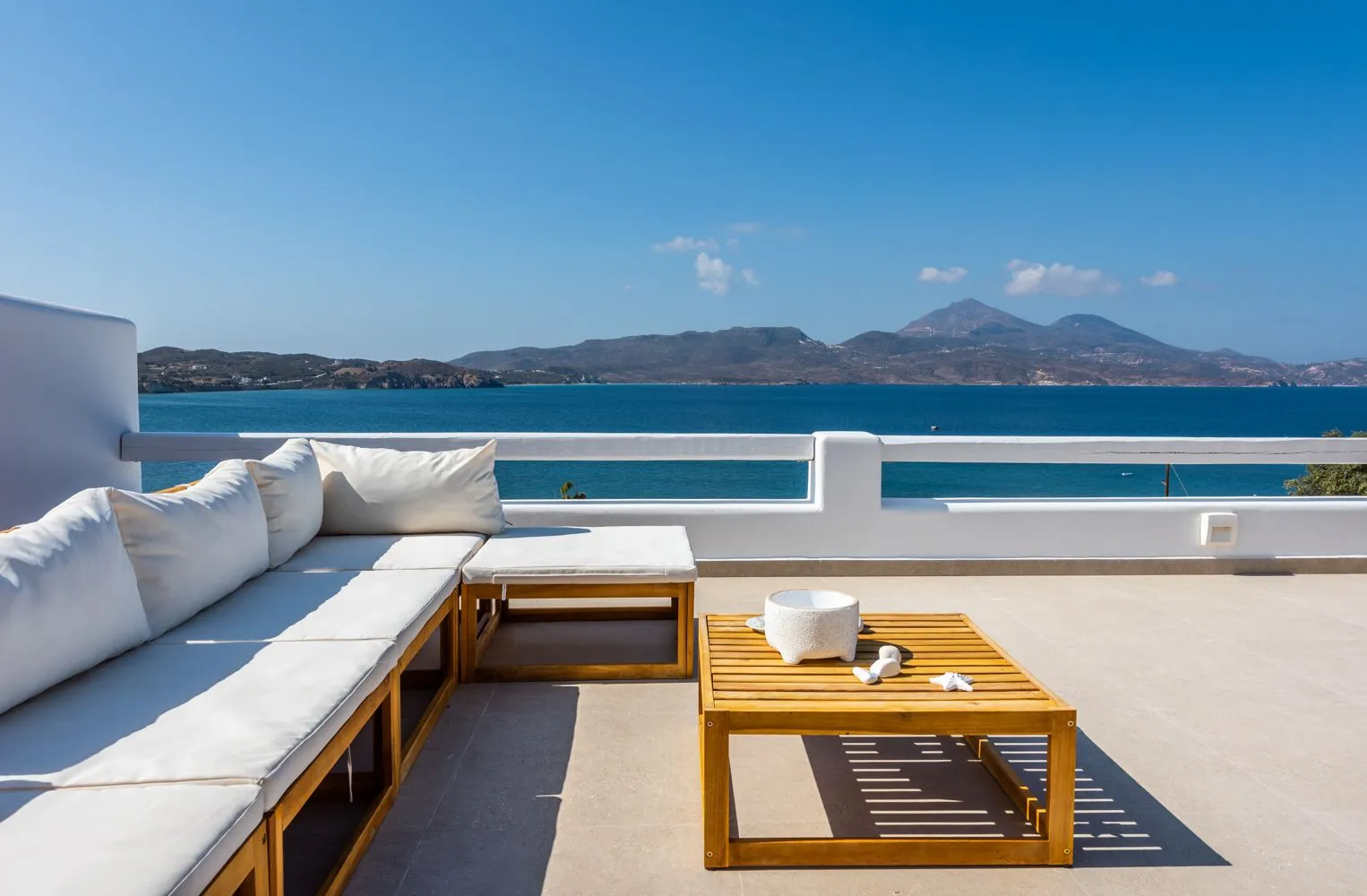 Anemi Suites