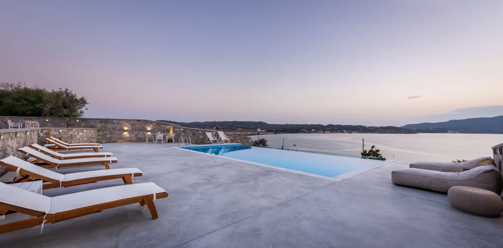 Anemi Suites