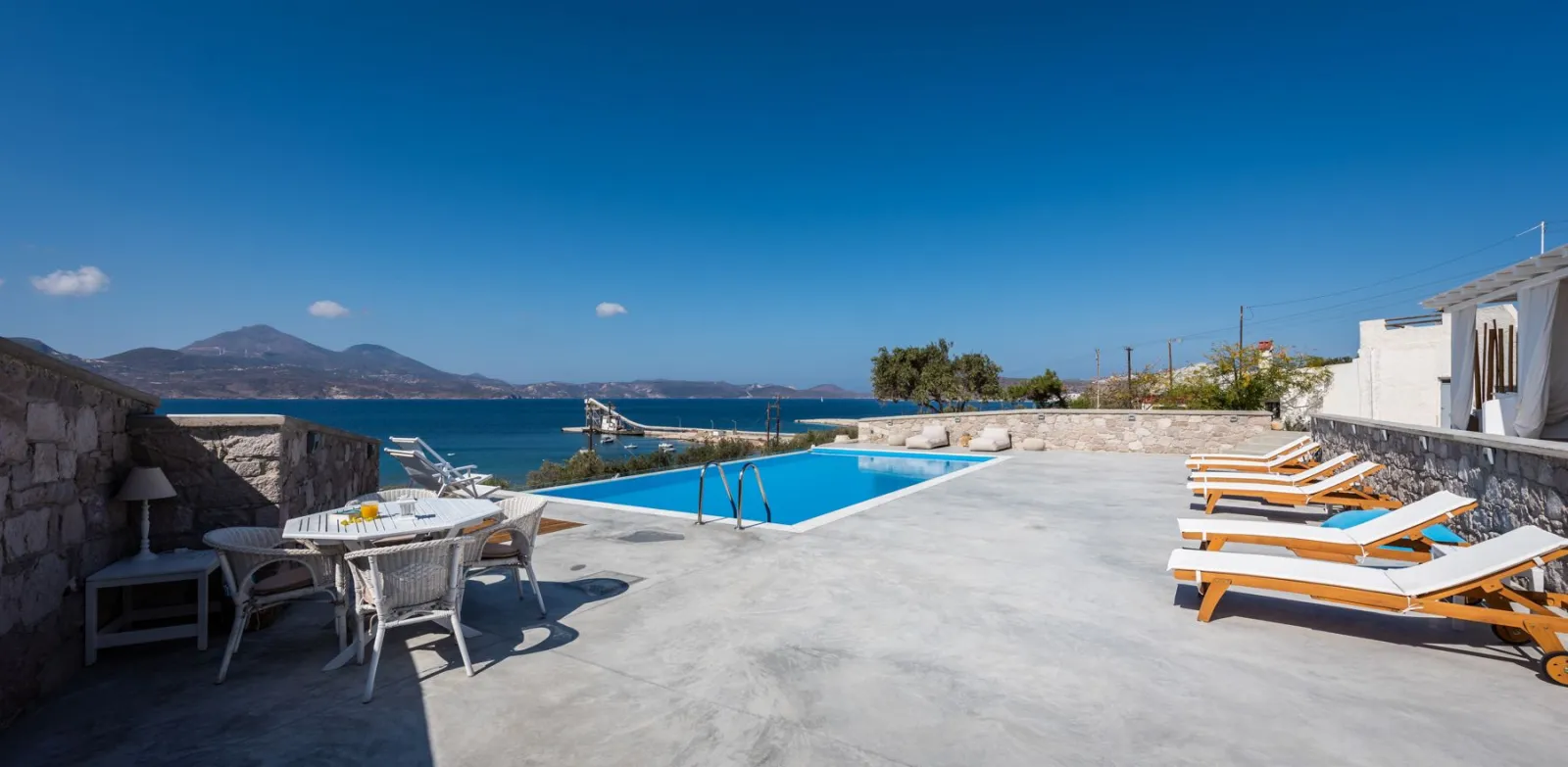 Anemi Suites