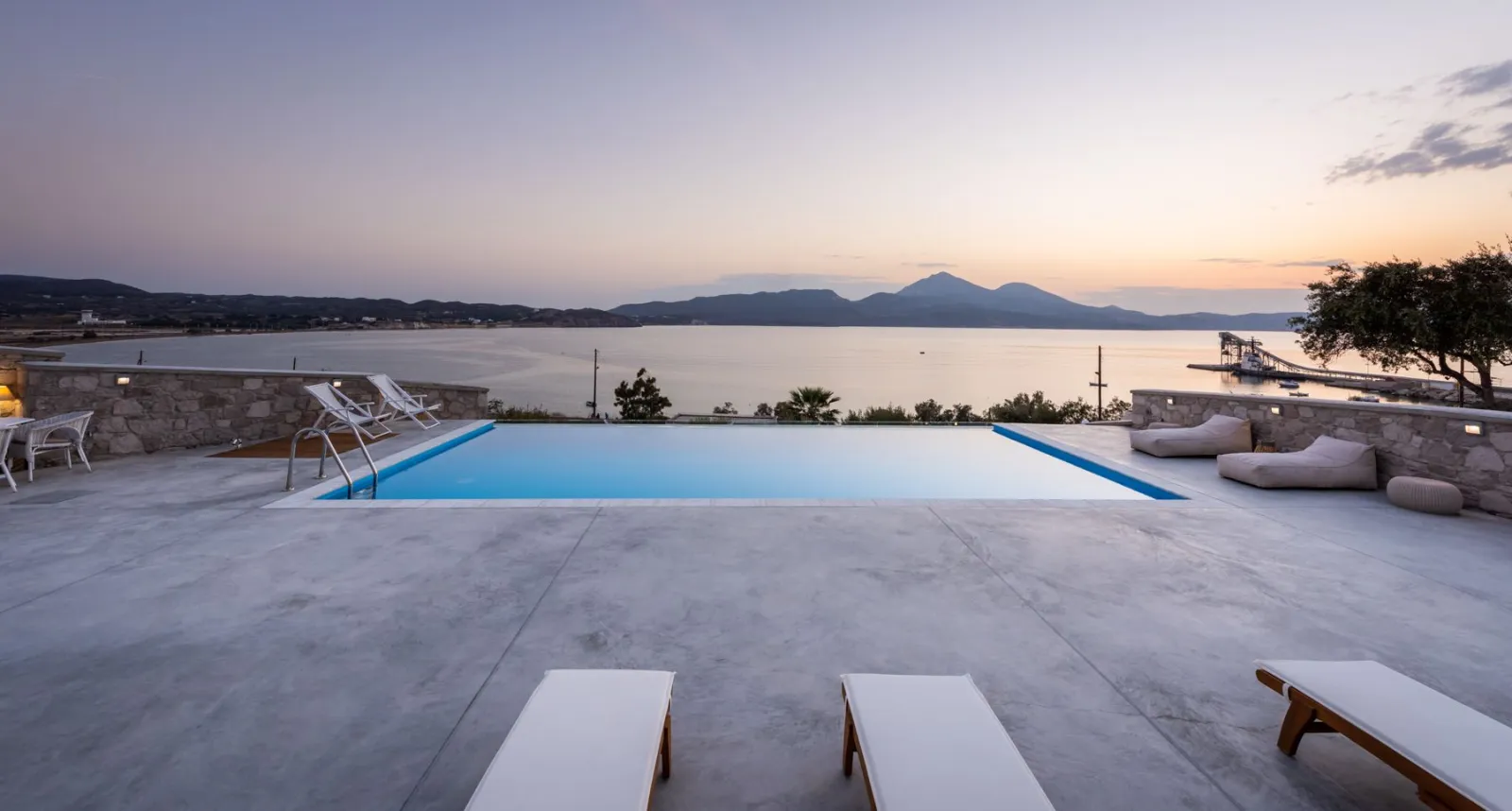 Anemi Suites