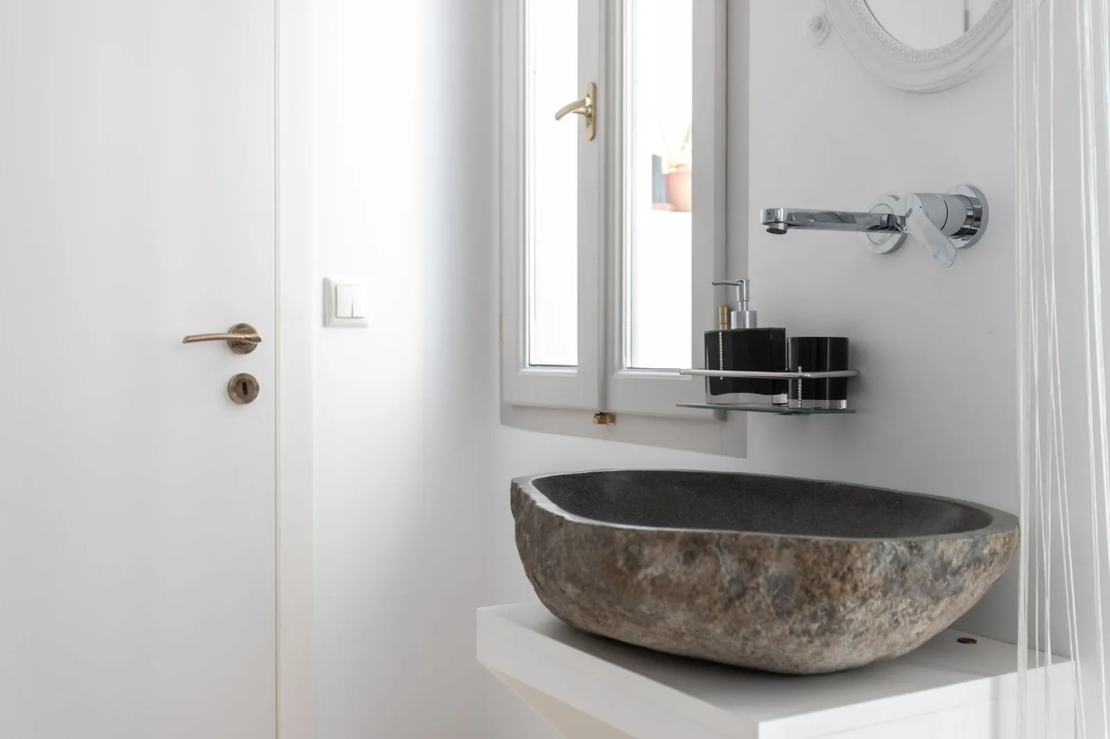 aniko suites