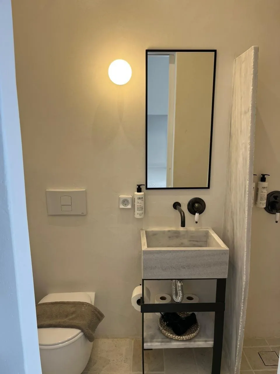 aniko suites