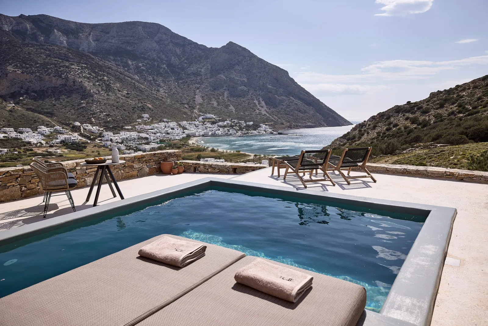 Apsila Pool Suites