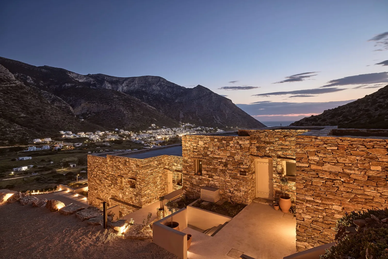 Apsila Pool Suites