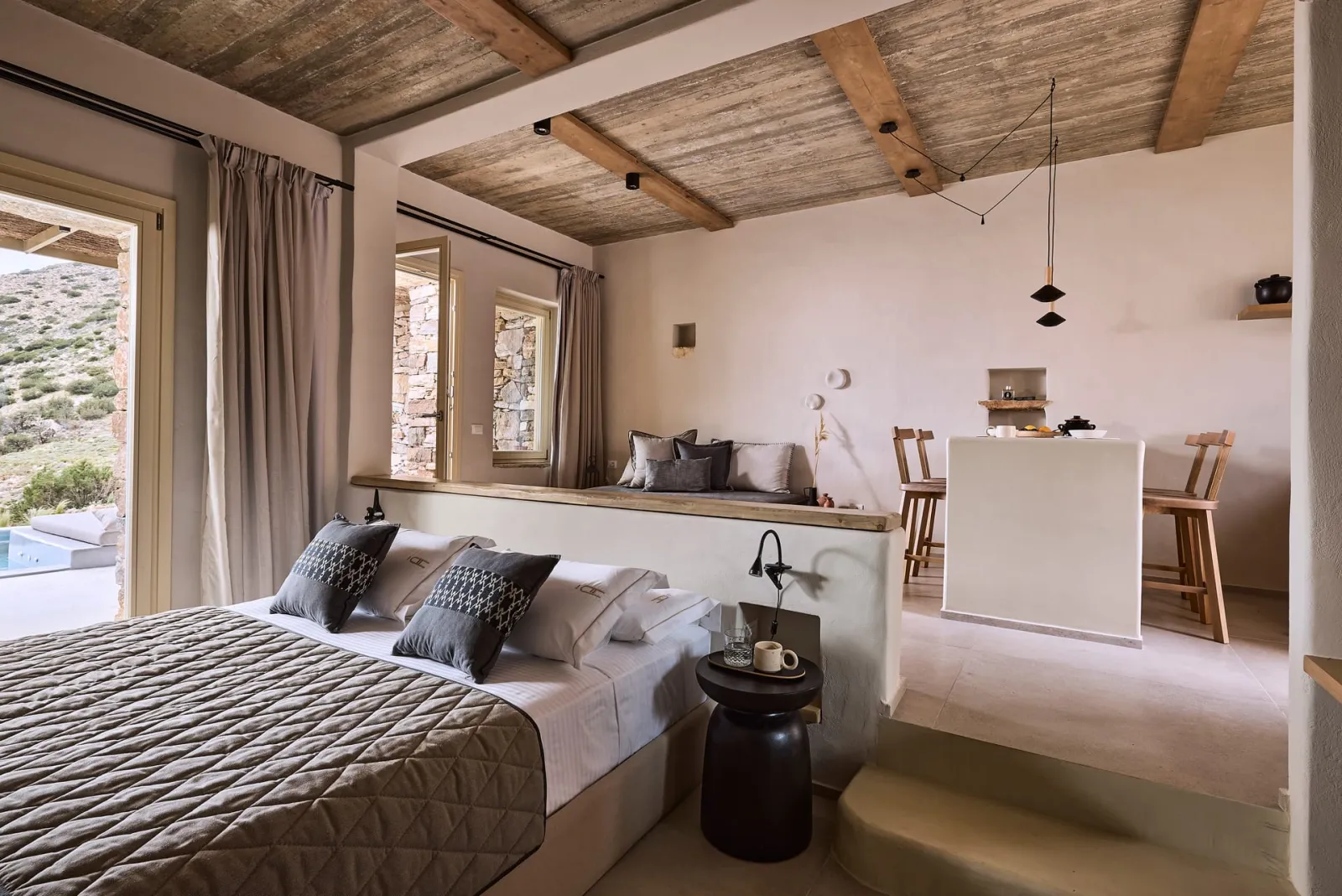 Apsila Pool Suites