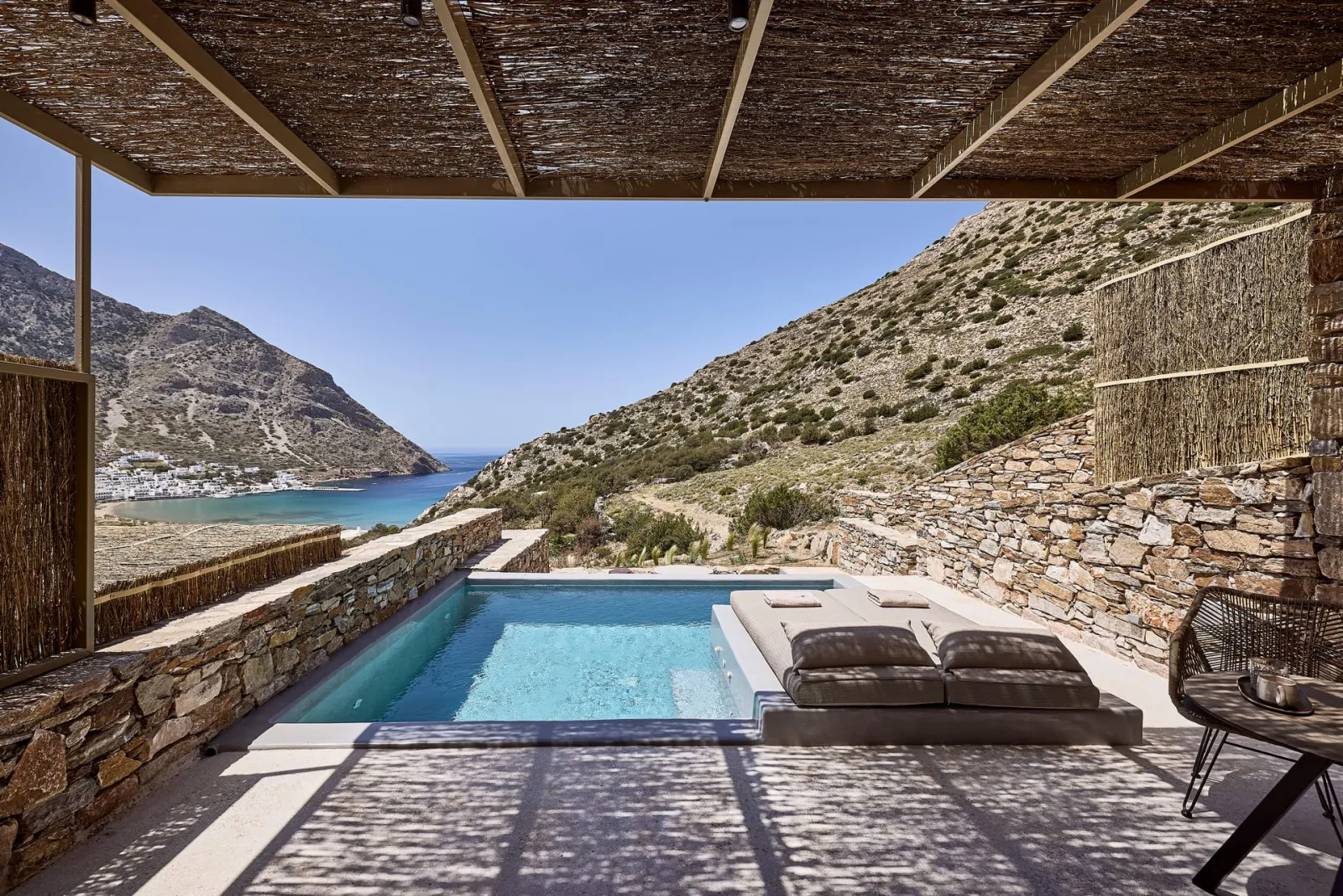 Apsila Pool Suites