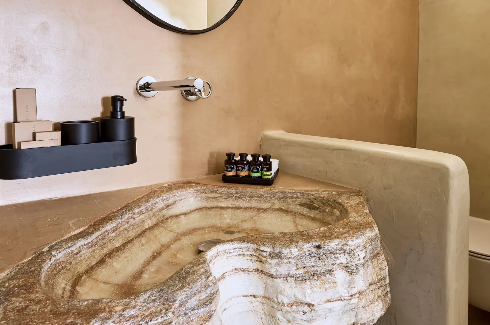 Apsila Pool Suites