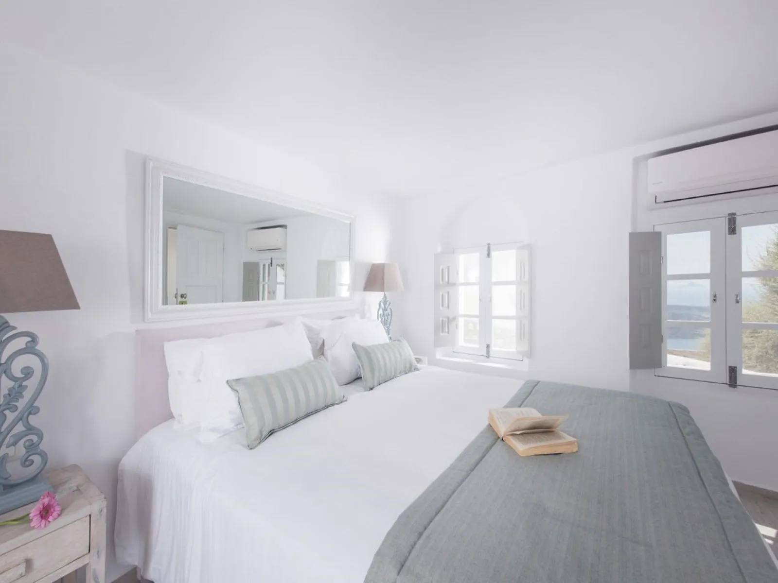 Aqua Luxury Suites Santorini