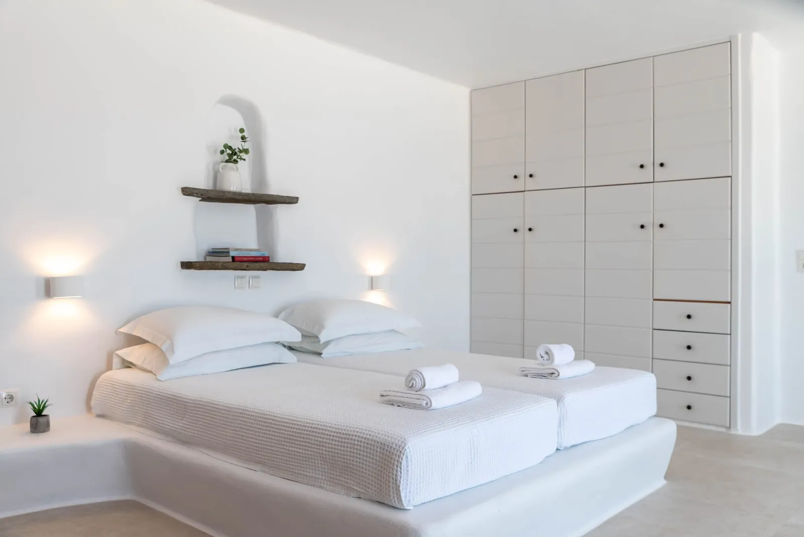 Studio with sea view & balcony