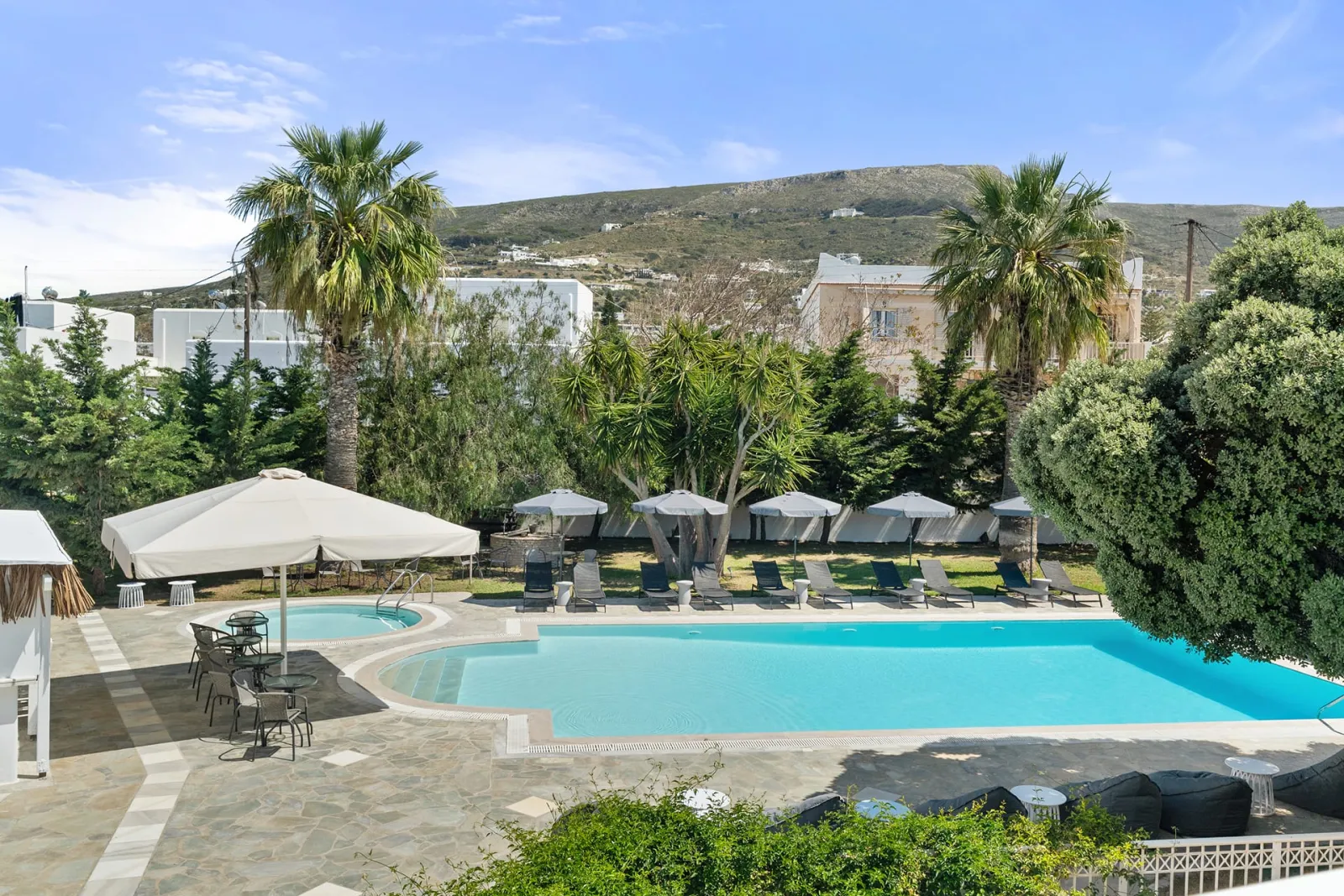 Superior Pool View