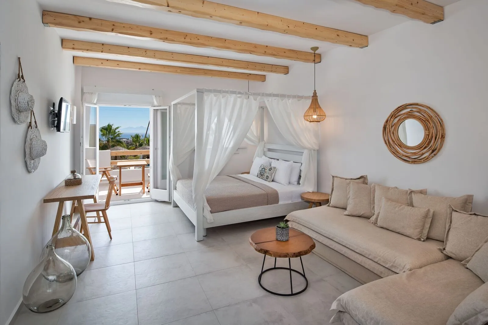 Honeymoon Sea View Suite with Jacuzzi