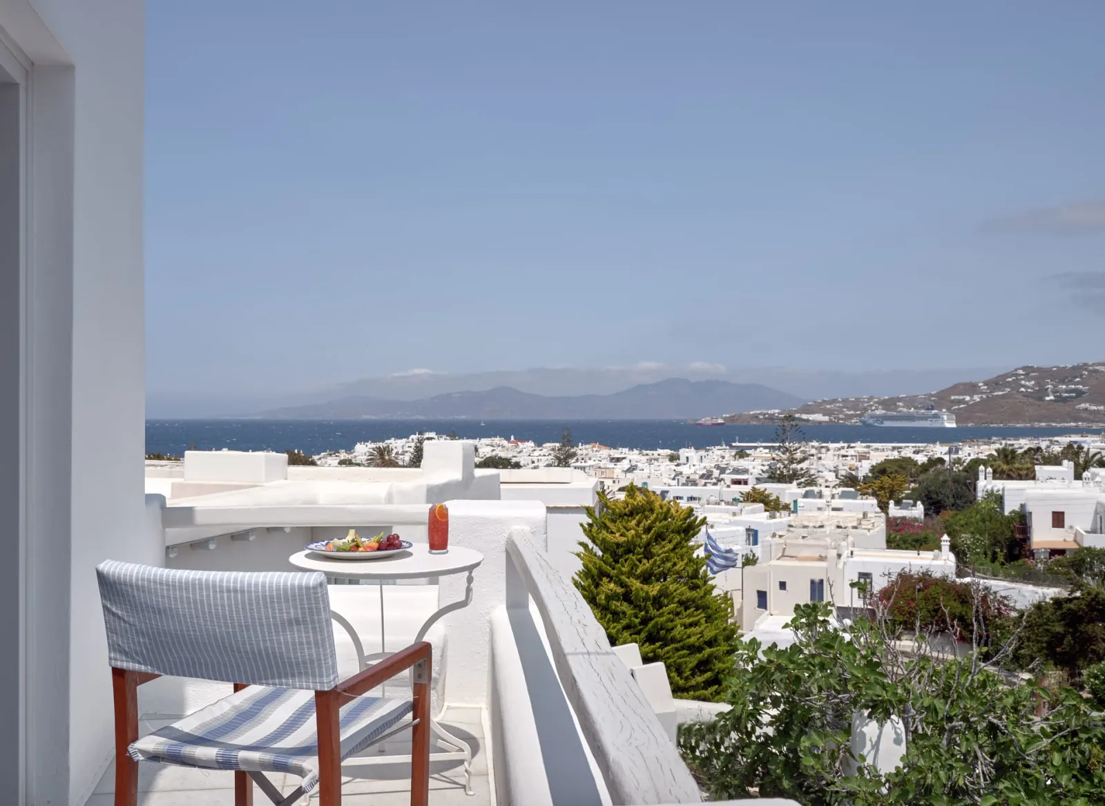 Grand Room Sea or Pool View
