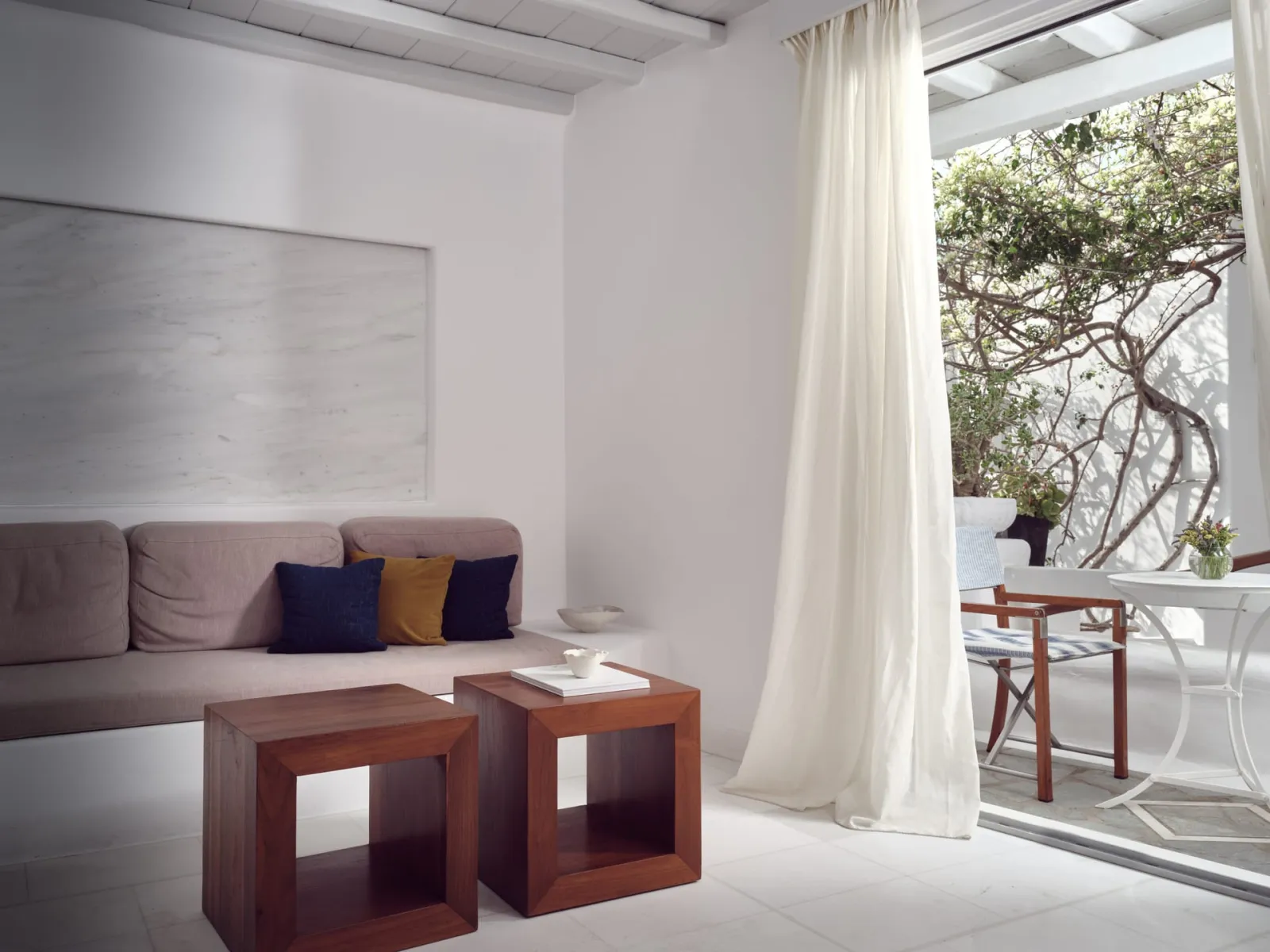 Junior Suite Courtyard View