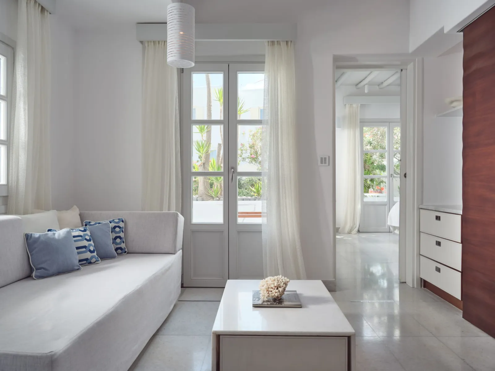 Junior Suite Courtyard View