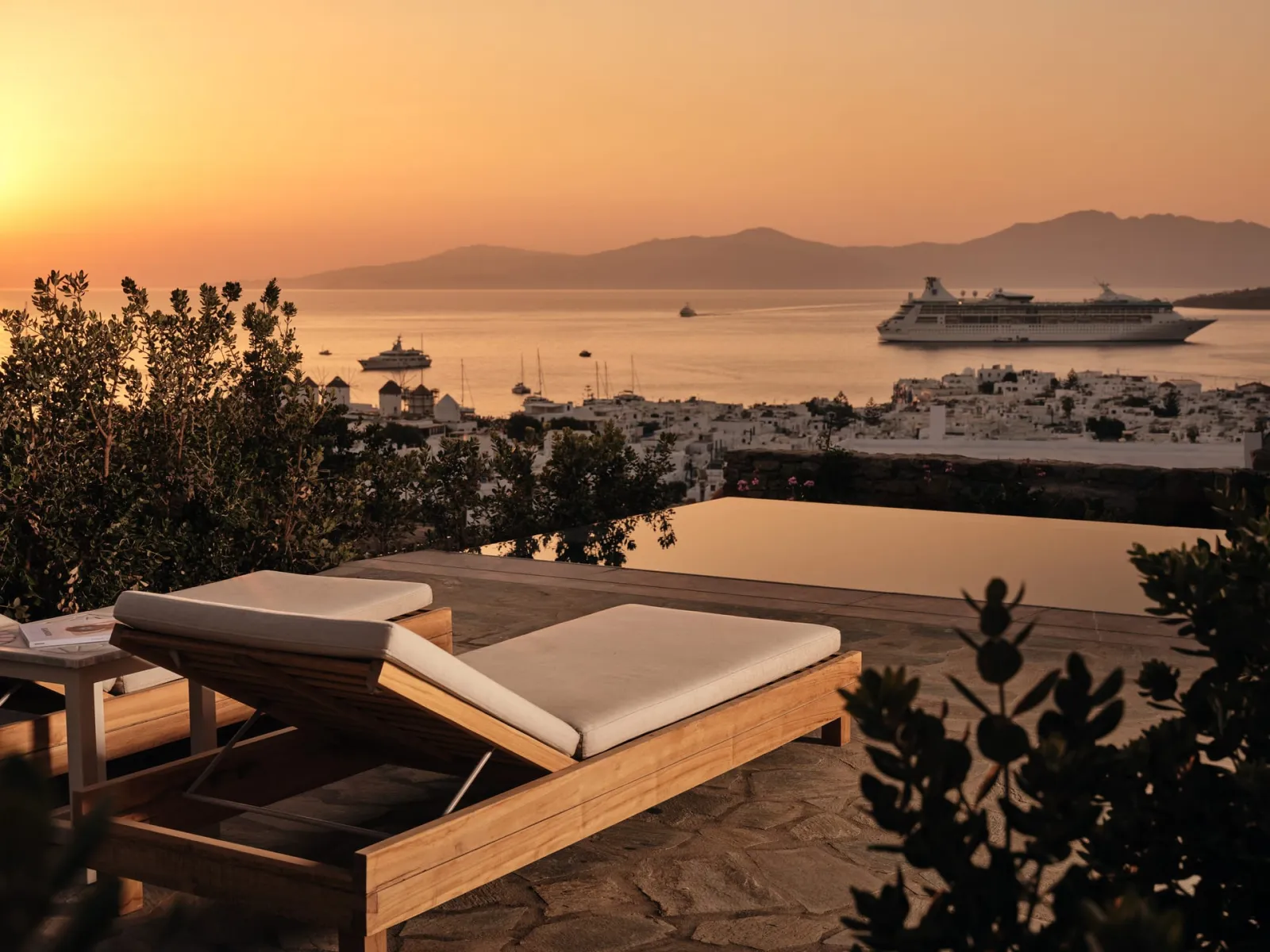 Hilltop Sea View Suite Private Pool | 250m from Belvedere Hotel | Shuttle Included |