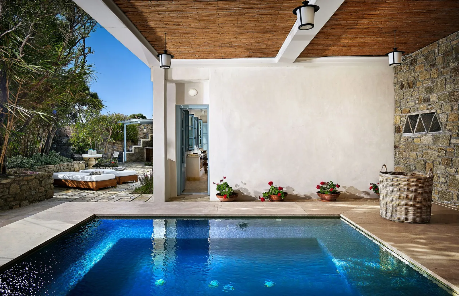 Waterfront Suite with Private Whirlpool | 350m from Belvedere Hotel | Sleeps up to 3 |