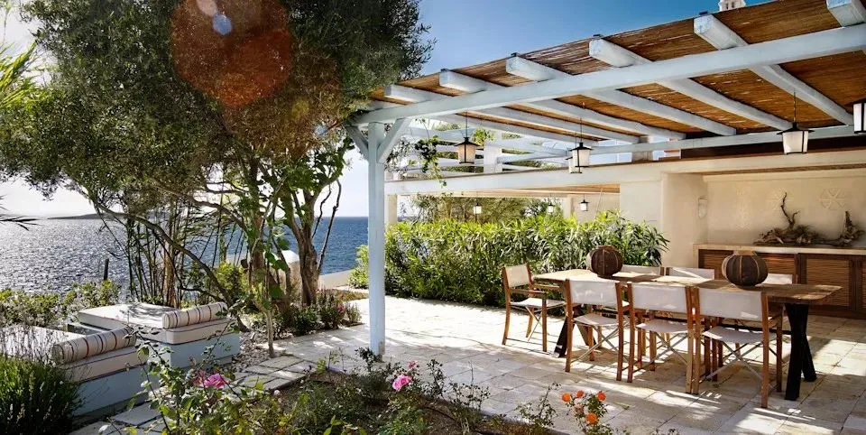 Waterfront Suite with Private Sundeck | 350m from Belvedere Hotel | Sleeps up to 3 |
