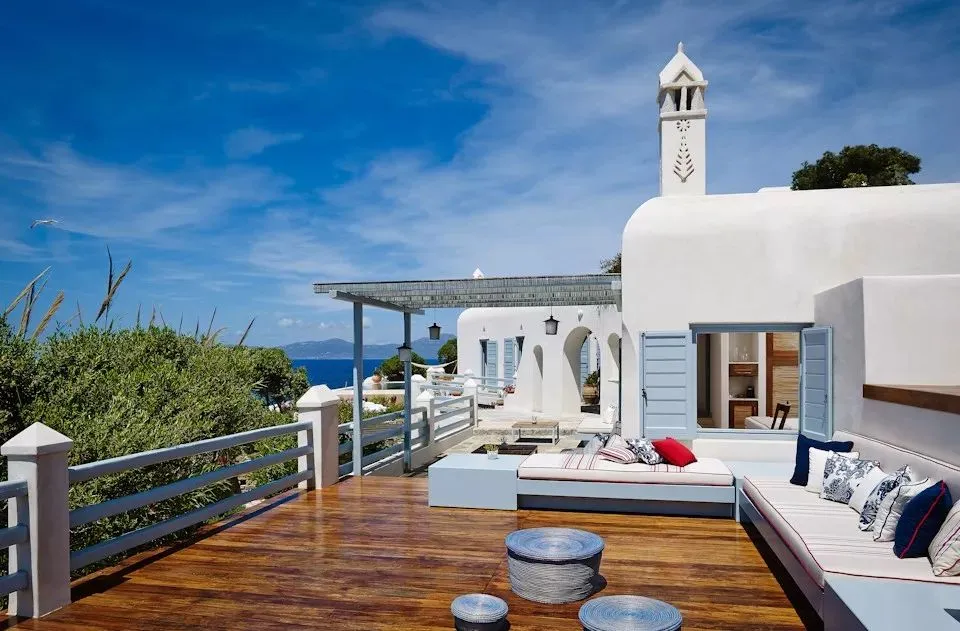 Waterfront Suite with Private Sundeck | 350m from Belvedere Hotel | Sleeps up to 3 |