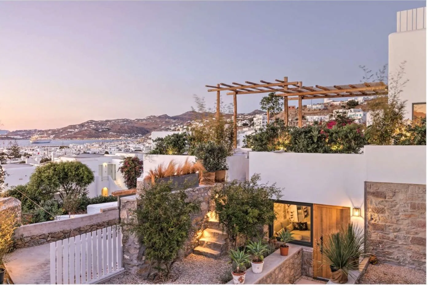 2 Bedroom Residence Nextdoor with Plunge Pool & Partial Sea View (3 meters from main hotel - sleeps 6)