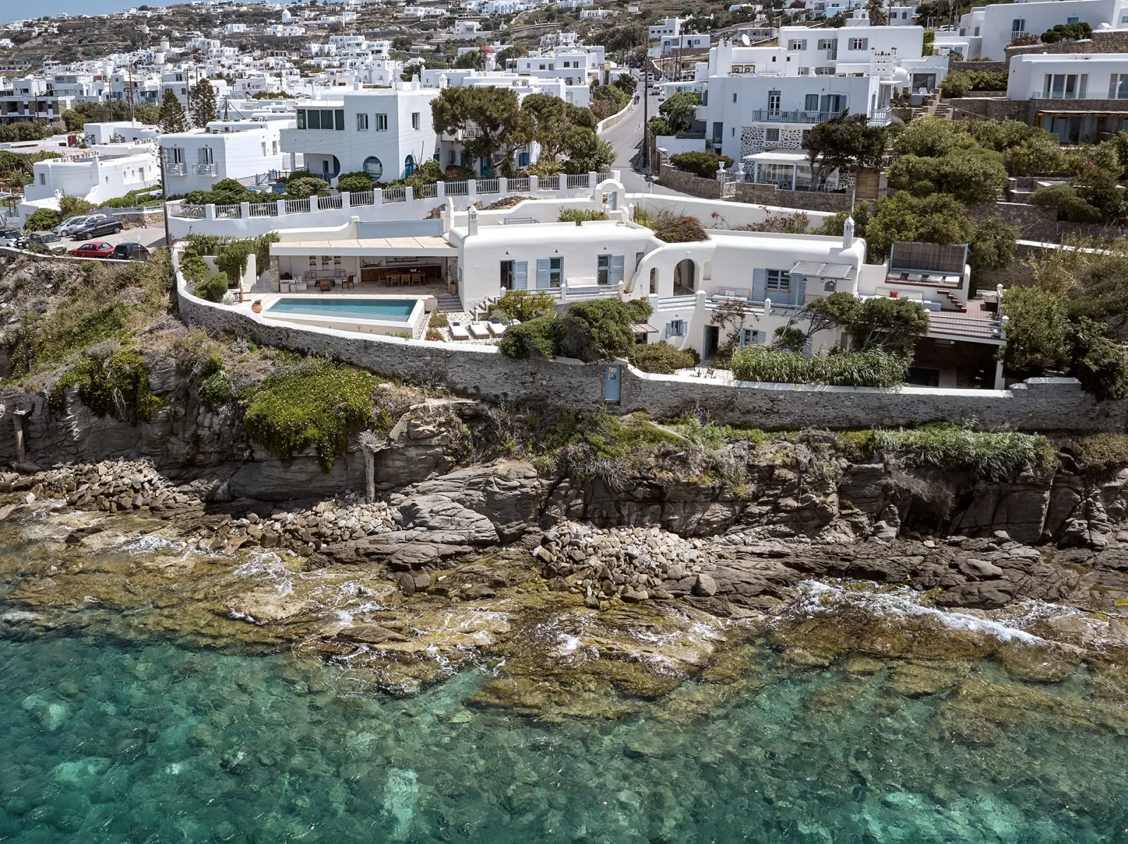 3 Bedroom Waterfront Villa | 350m from Belvedere Hotel | Sleeps up to 9 |