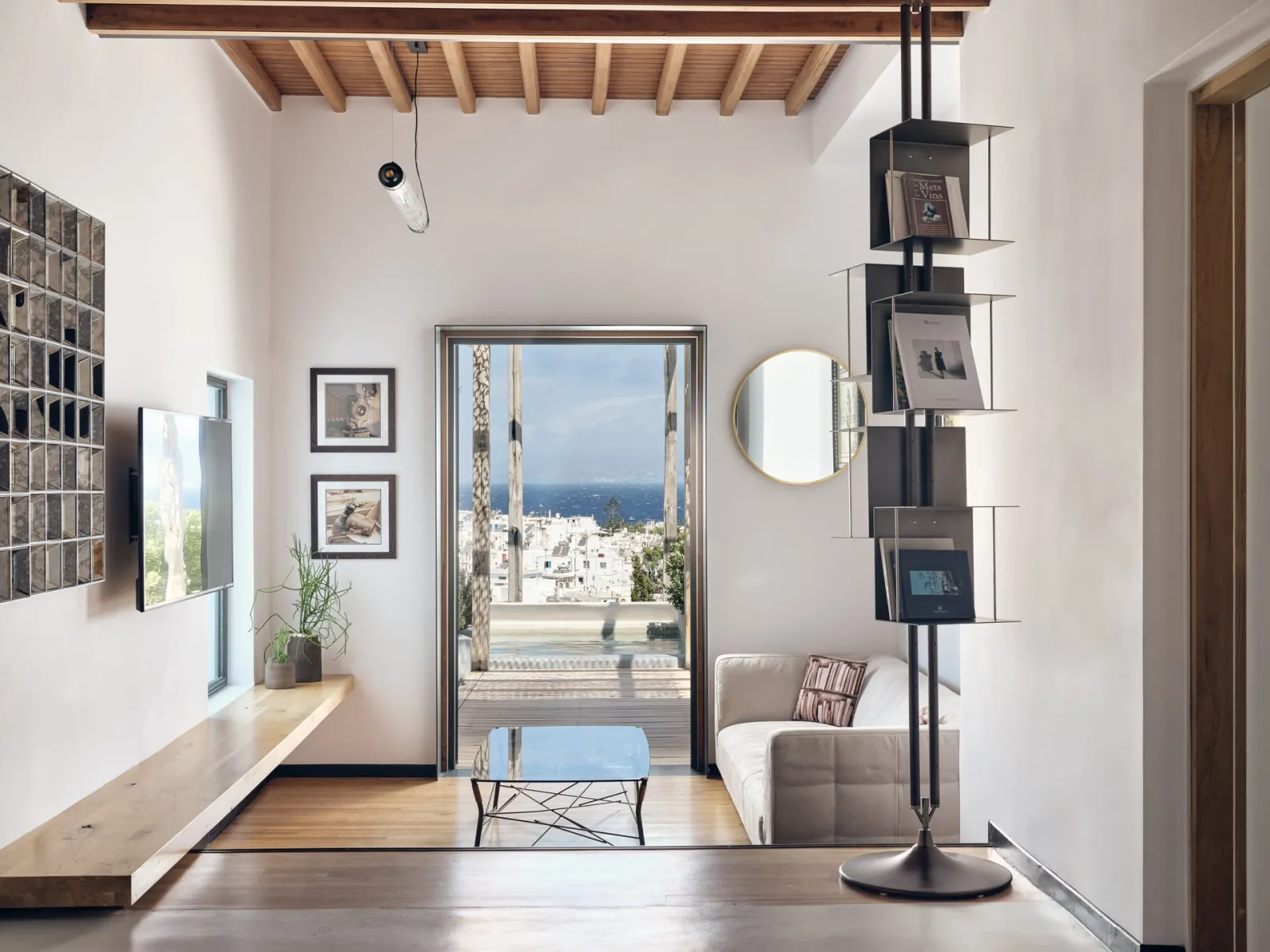 5 Bedroom Villa Nextdoor with Private Pool &amp; Jacuzzi (3 meters from main hotel - sleeps 13)