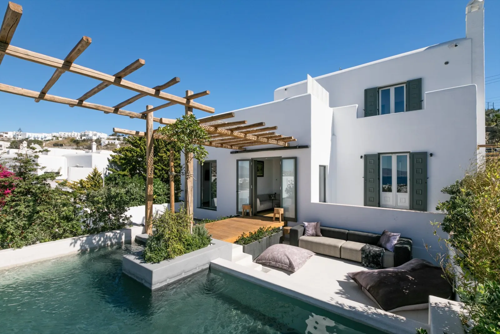 7 Bedroom Villa Nextdoor (3 meters from main hotel - sleeps 19)