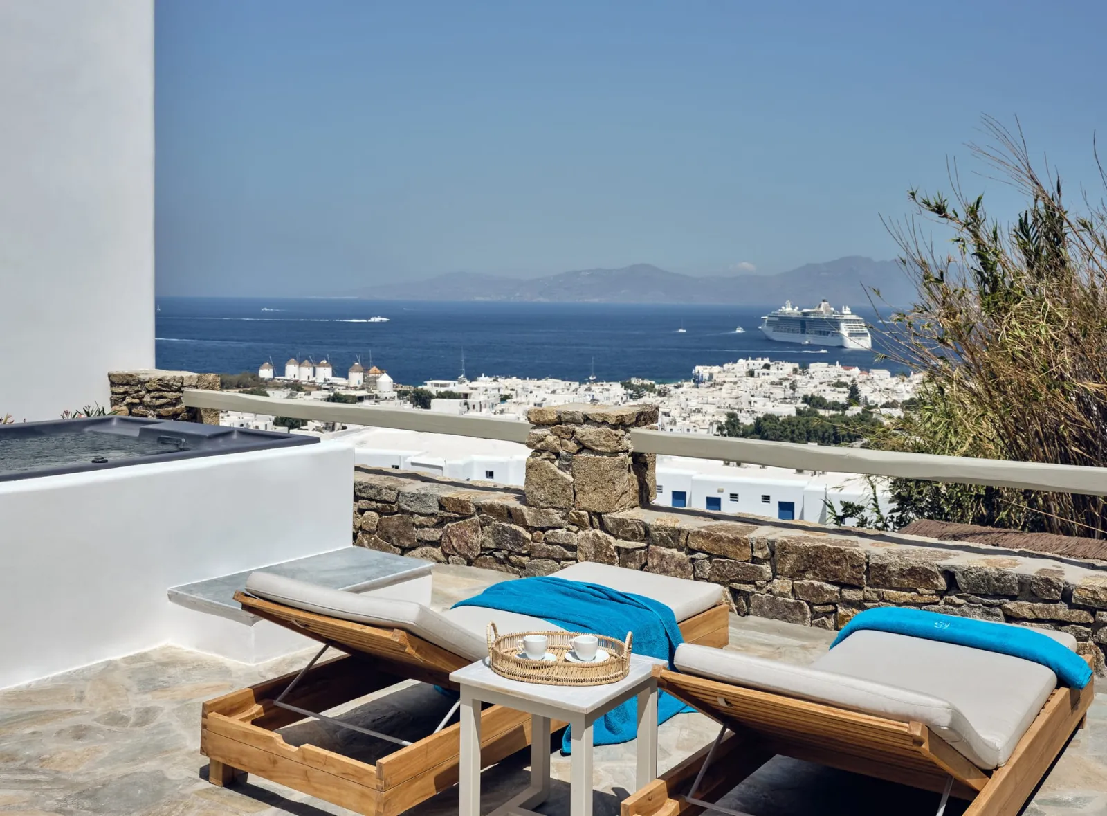 Hilltop Sea View Room Private Jacuzzi | 250m from Belvedere Hotel | Shuttle Included |