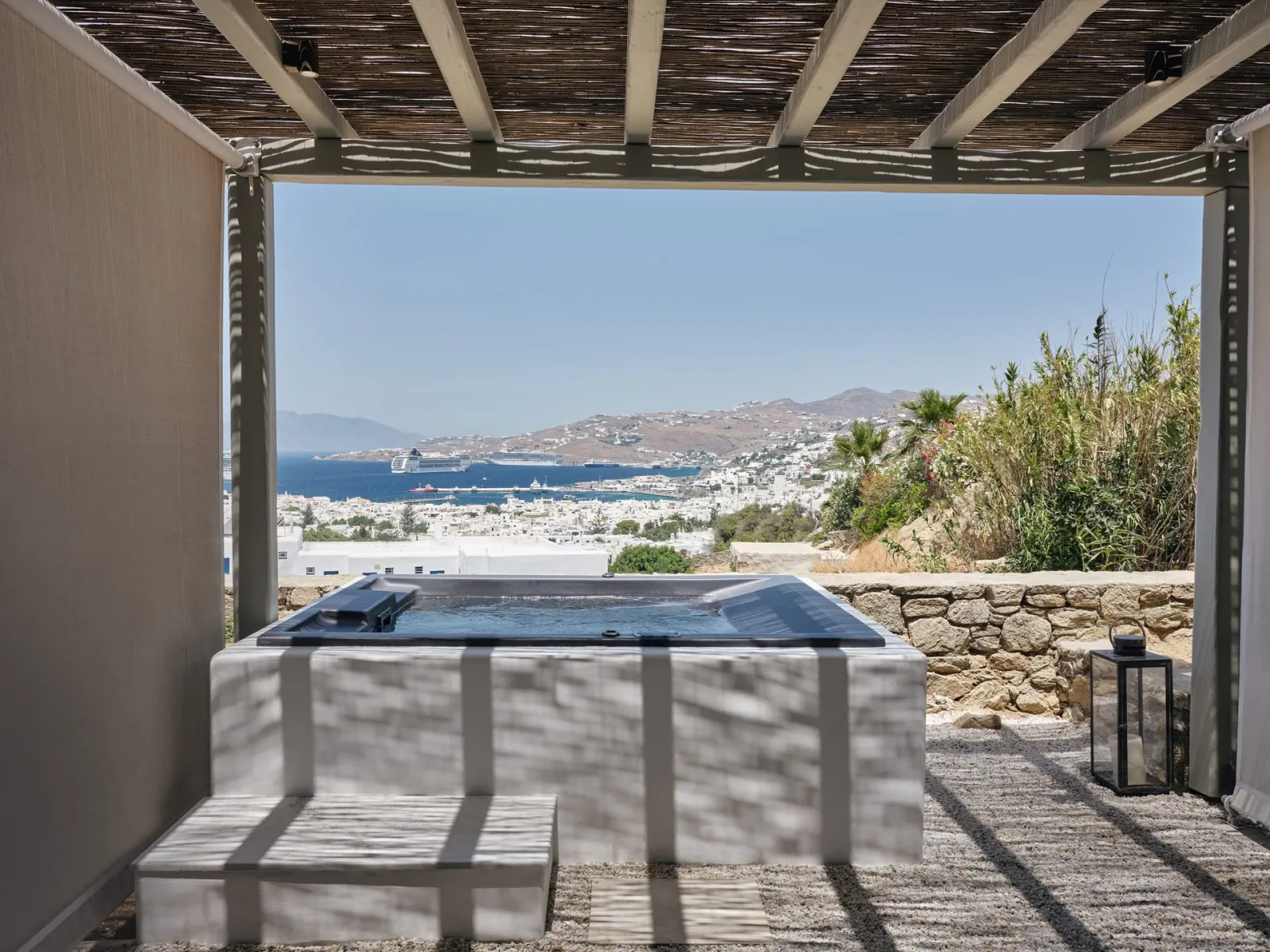 Hilltop Sea View Suite Private Jacuzzi | 250m from Belvedere Hotel | Shuttle Included |