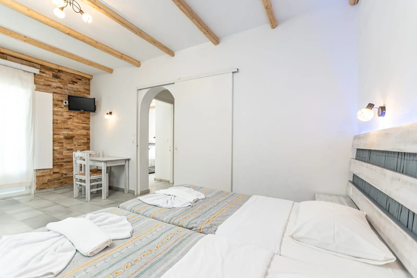 4Bed Apartment with 2 Bedrooms