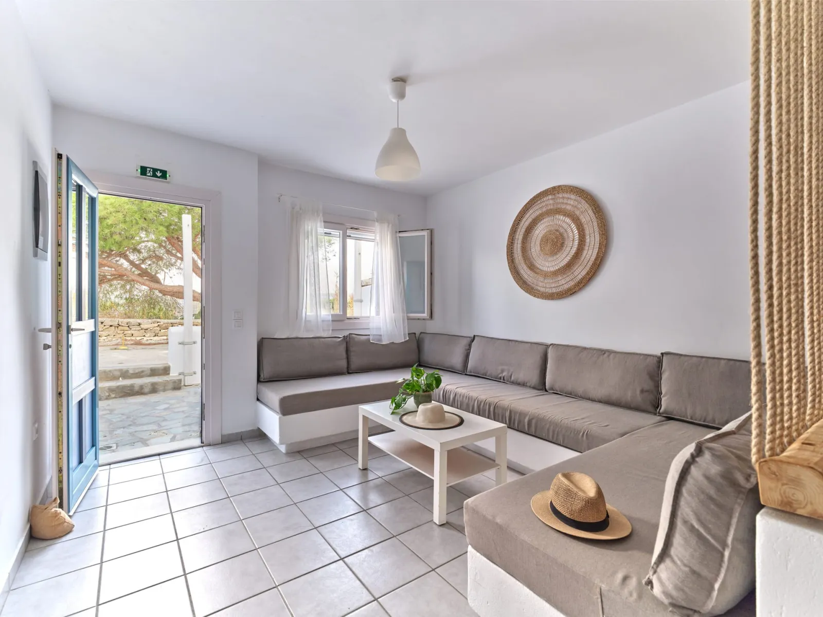  Aura | 1 Bedroom Apartment with Patio 