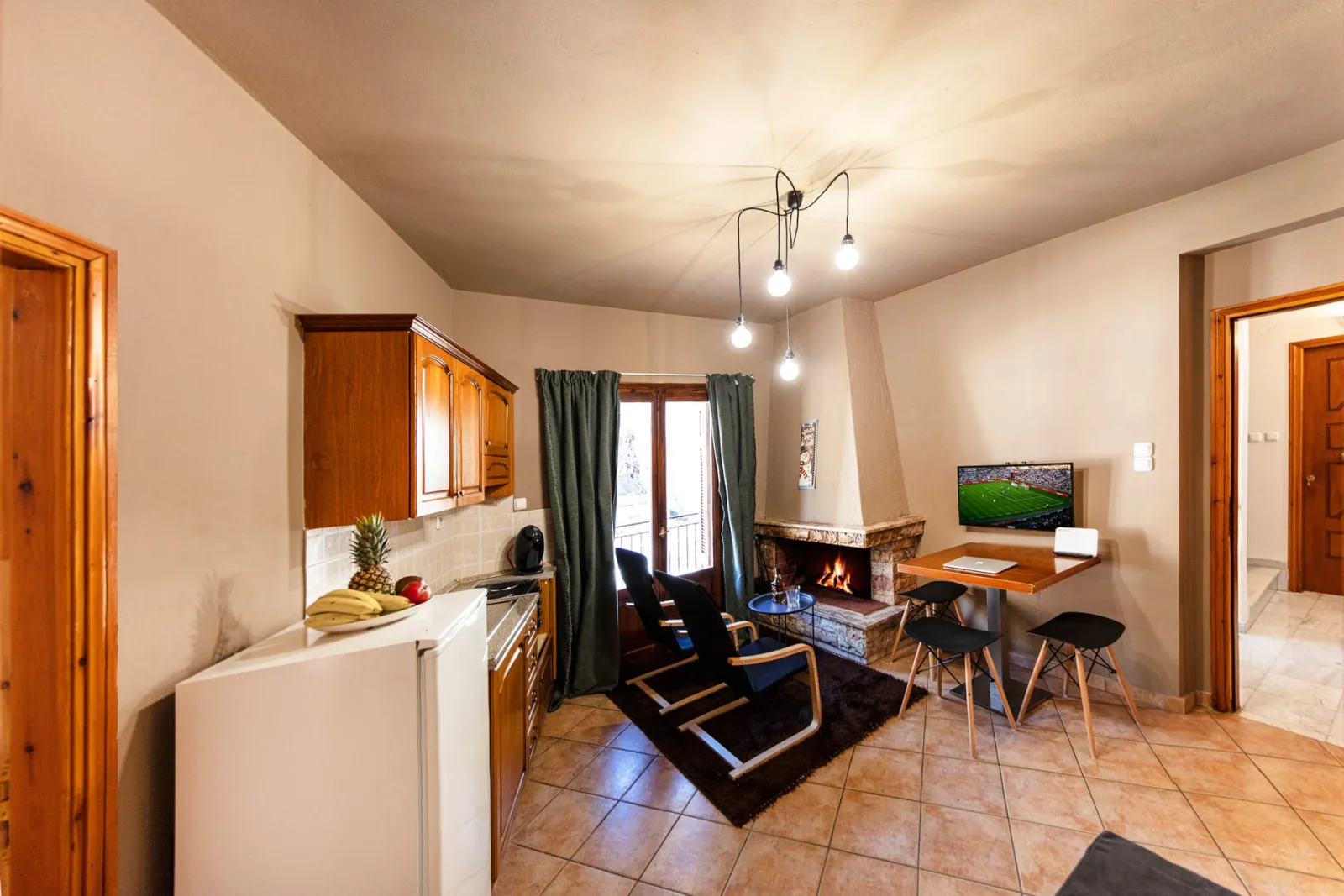 Deluxe One Bedroom Apt