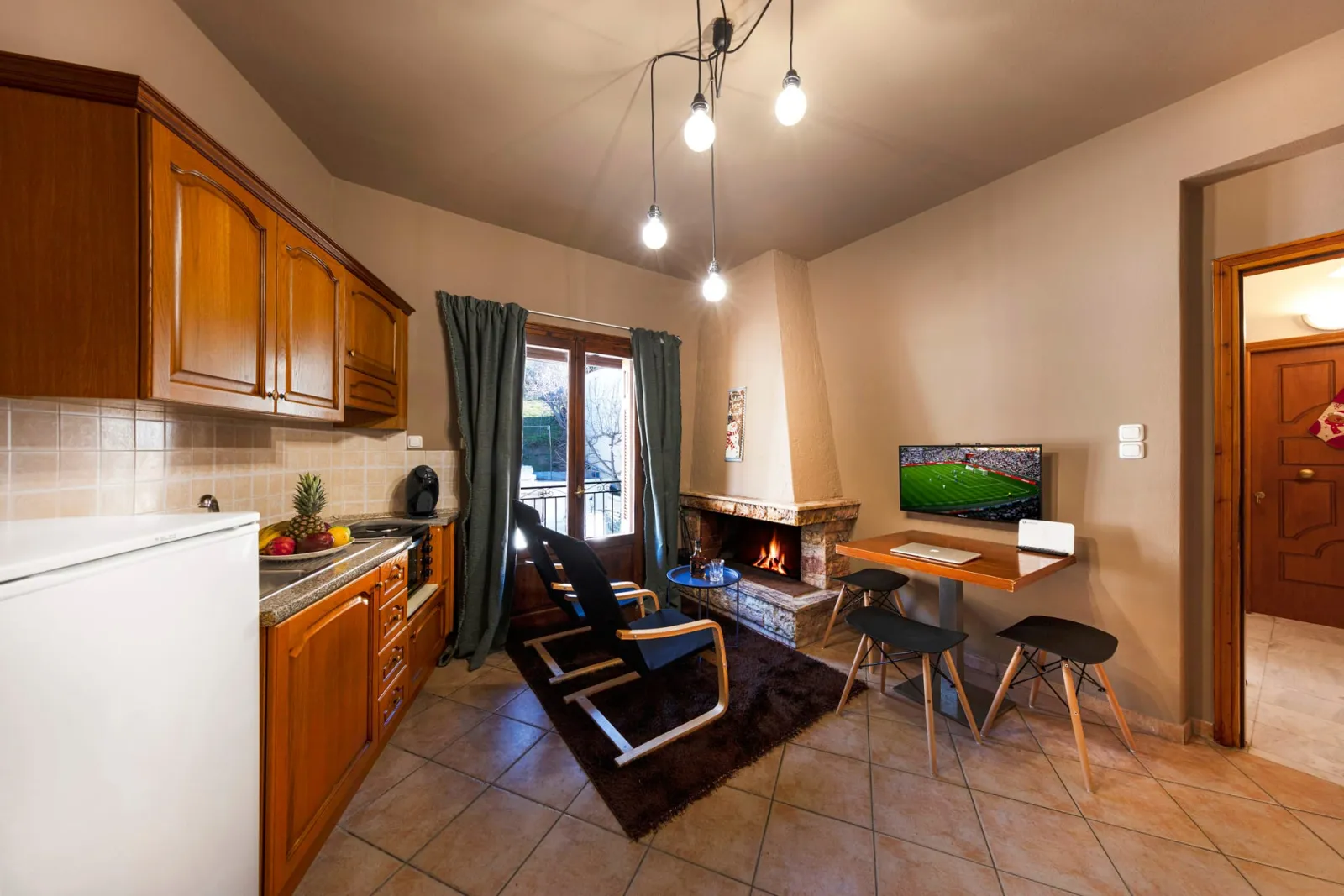 Deluxe One Bedroom Apt