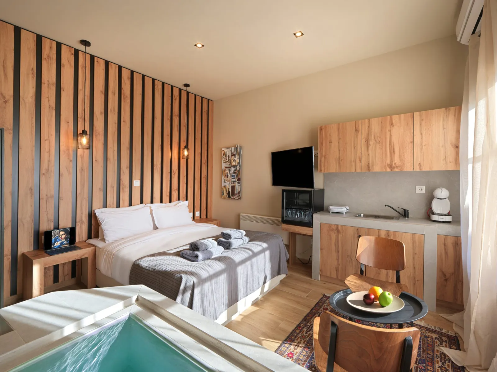 Queen Suite with Spa