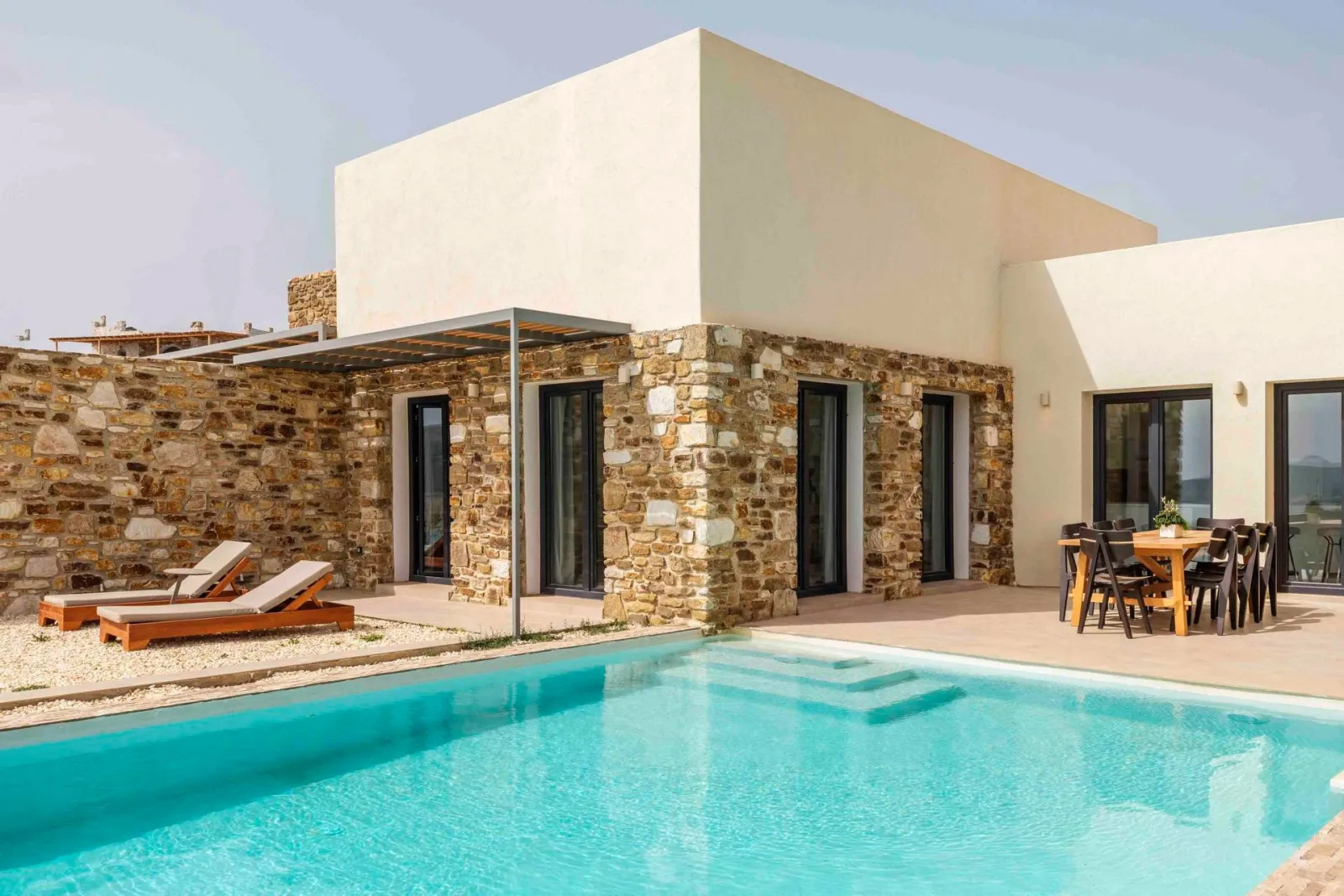 Pnoe Villa
