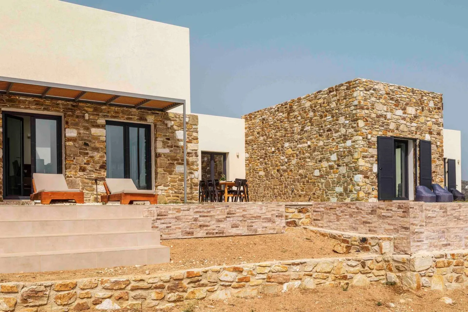 Pnoe Villa