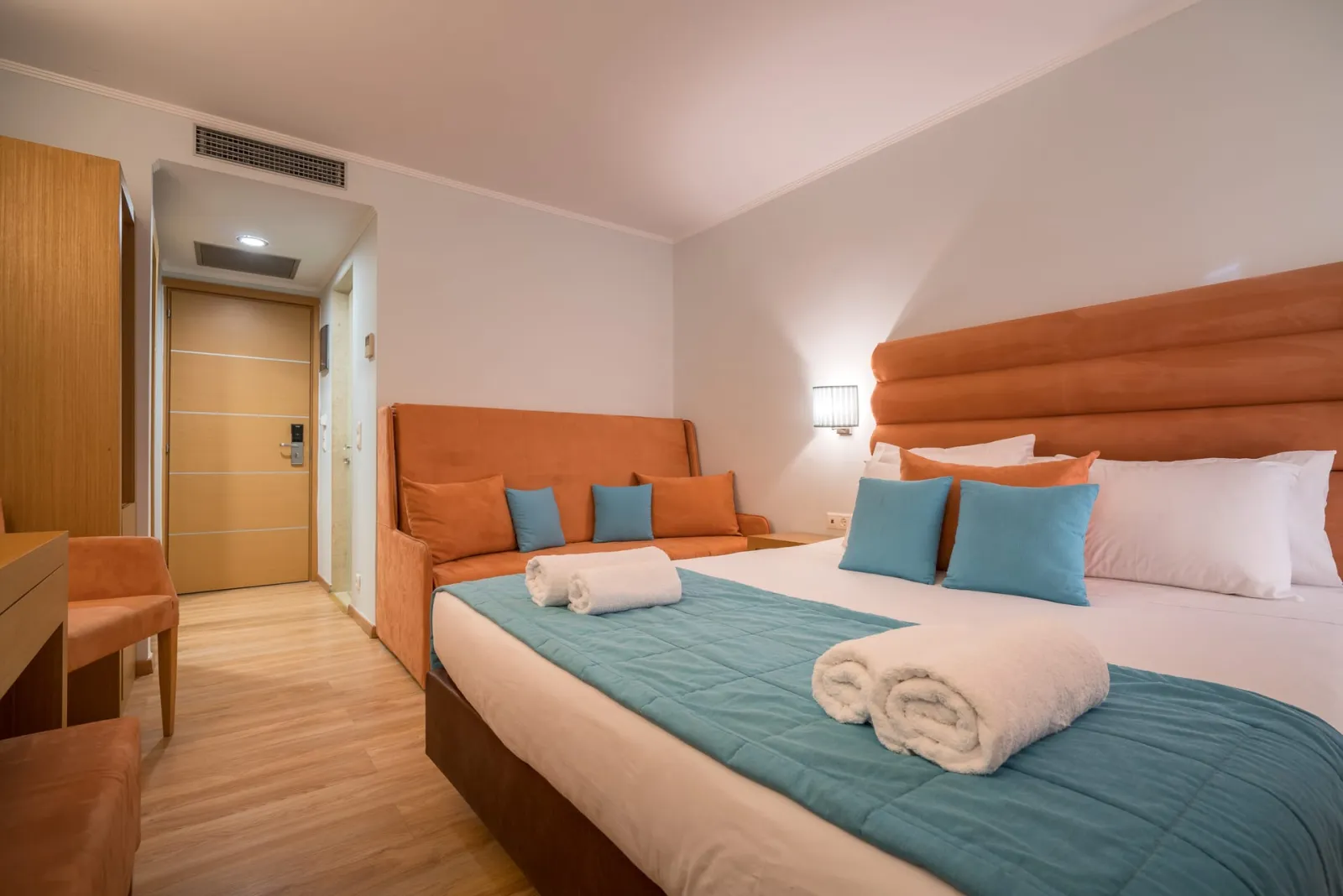 Standard Room (2 Adults + 2 Children)